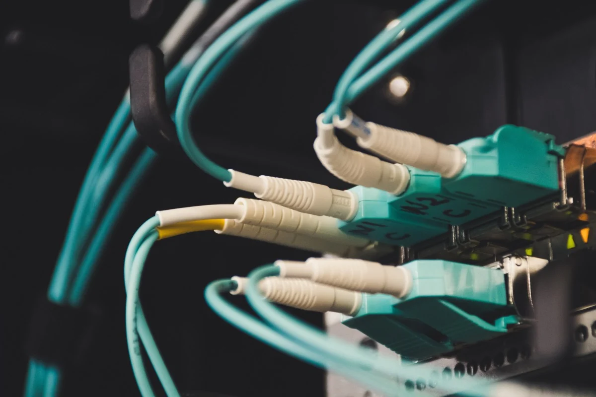 Optical communication connections